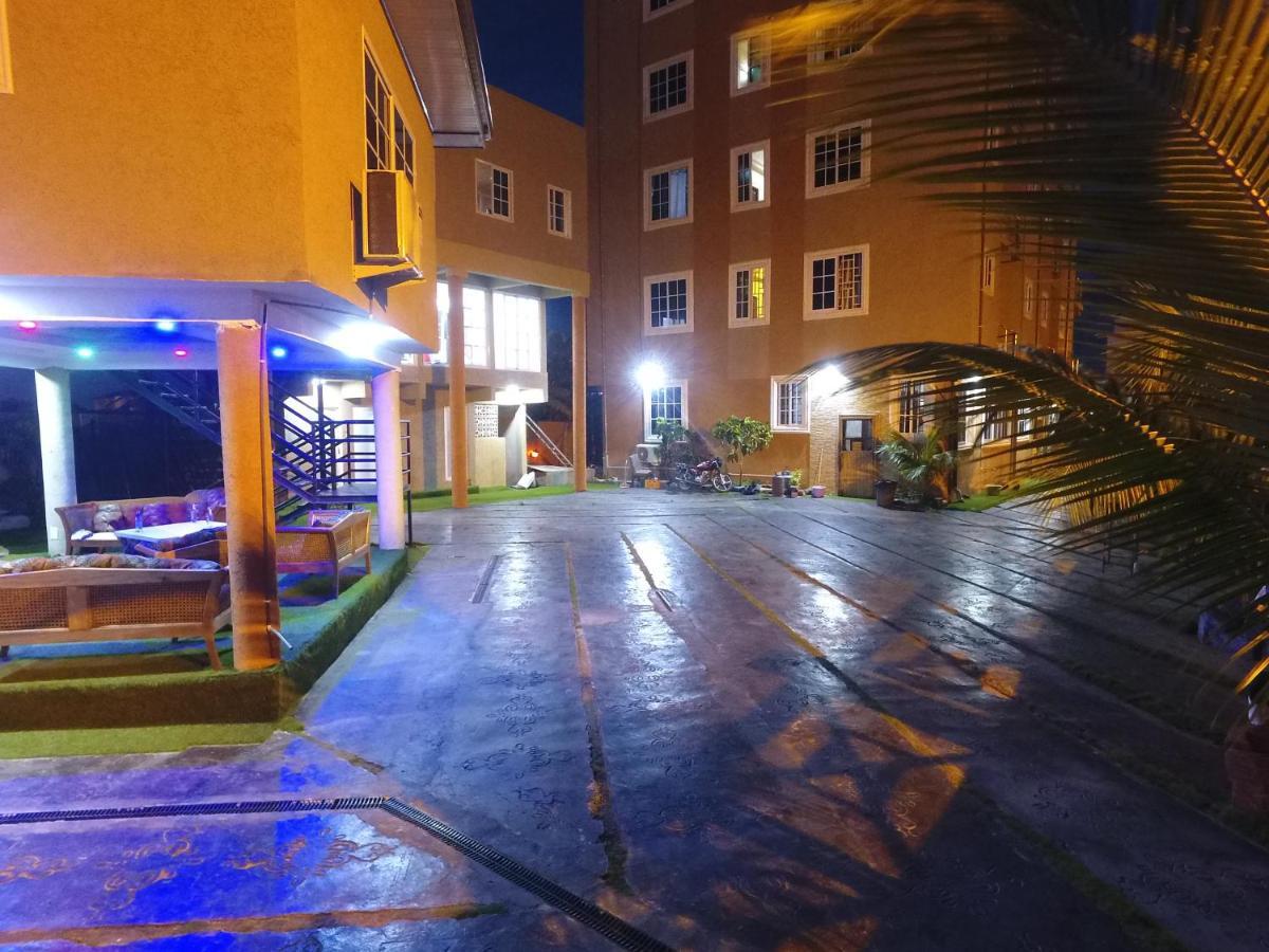 Plus 33 Hotel Nungua Exterior foto
